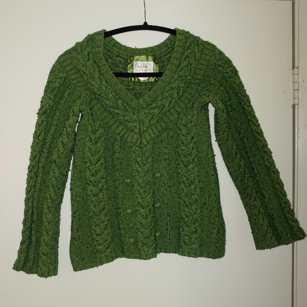 Old Navy green v-neck sweater, nice vintage look to it. Cotton and lamb wool